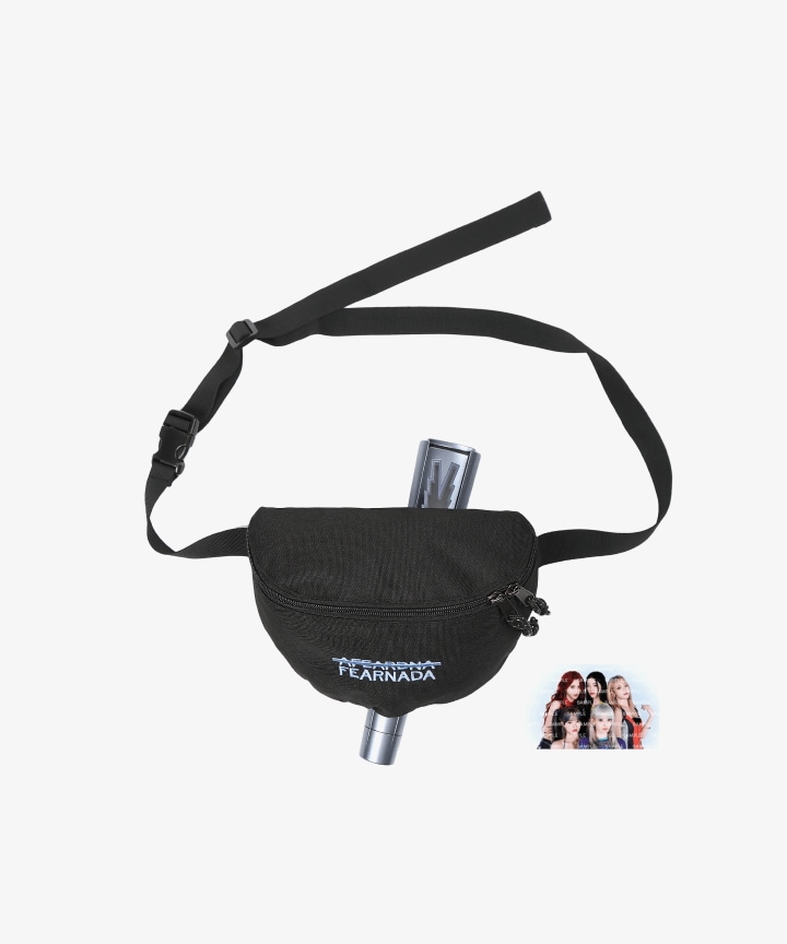 LE SSERAFIM Cross-body Bag 予定日 05.14