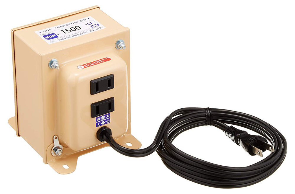 日章工業 NDF-1500U 海外用変圧器（ダウントランス）Aプラグ対応アメリカ・カナダ・台湾など　入力電圧 AC110V-127V(50/60Hz)地域用 NDF1500U