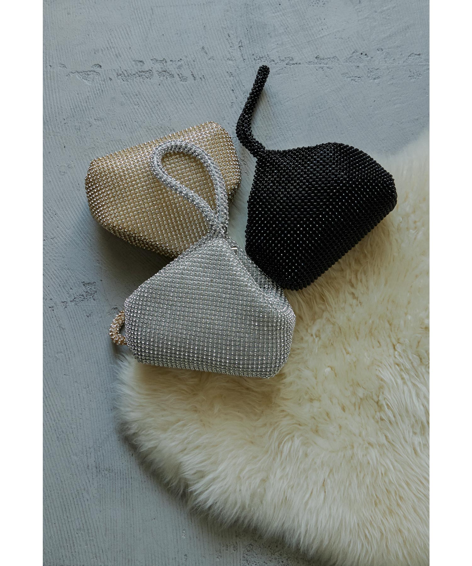 ラインストーンワンハンドルミニバッグ ハンドバッグ パーティーバッグ ビジュー ビーズ キラキラ 底マチ 小さめ コンパクト 結婚式 お呼ばれ セレモニー パーティー 二次会 披露宴 謝恩会 成人式