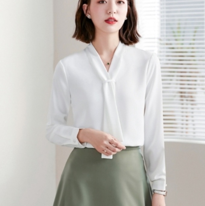 トップス デート シャツ ブラウス カットソー 袖あり 長袖 かわいい 大人可愛い きれいめ シンプル カジュアル 大人 上品 おしゃれ お洒落 主役級 存在感 春 秋 10代 20代 30代