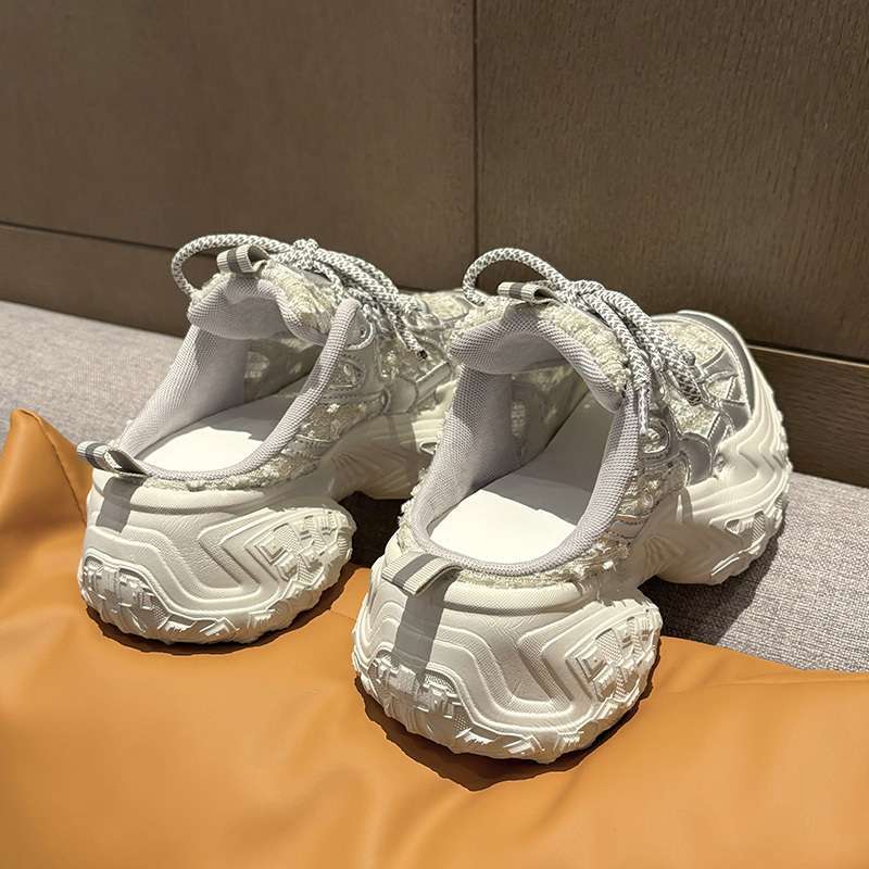 ヨーロッパのタイヤソールのダッドシューズレディースノーヒールクローズドトゥハーフスリッパ2025新しい厚底スポーツカジュアルシューズトレンド