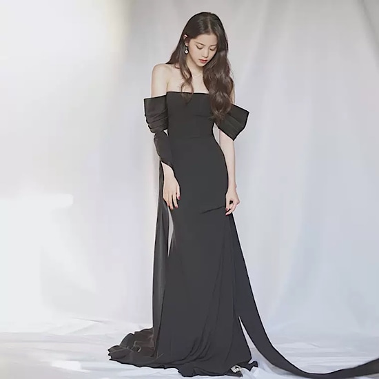 【取寄：納期2週間】演奏会ドレス オフショルダー セクシー スリム イブニングドレス 無地 シンプル 発表会 演奏会 レディース 結婚式 ステージ衣装 ロング丈 エレガント ウエディングドレス 7,208円