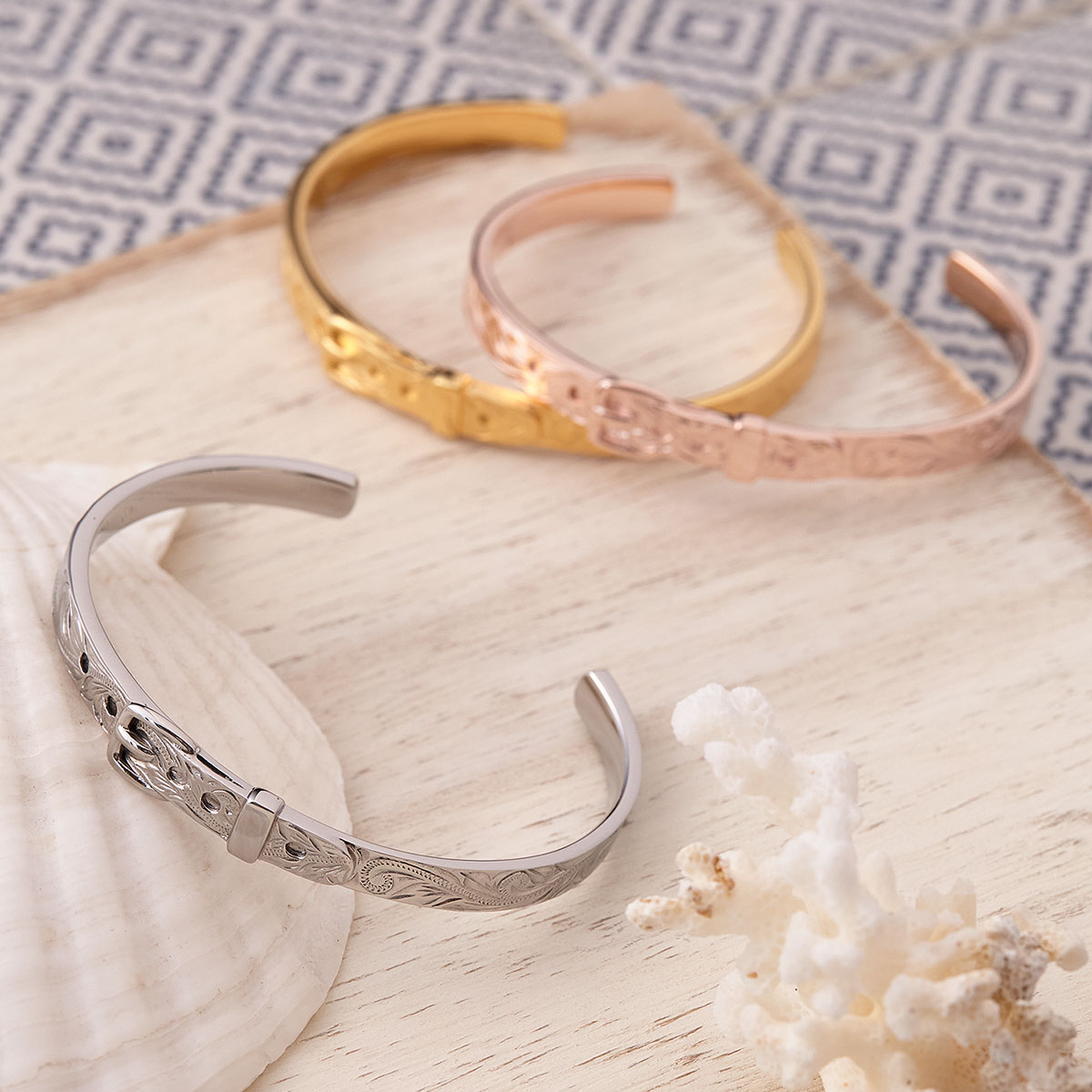 バングル メンズ レディース サージカルステンレス製 ハワイアンジュエリー ベルト 波 スクロール 9,341円