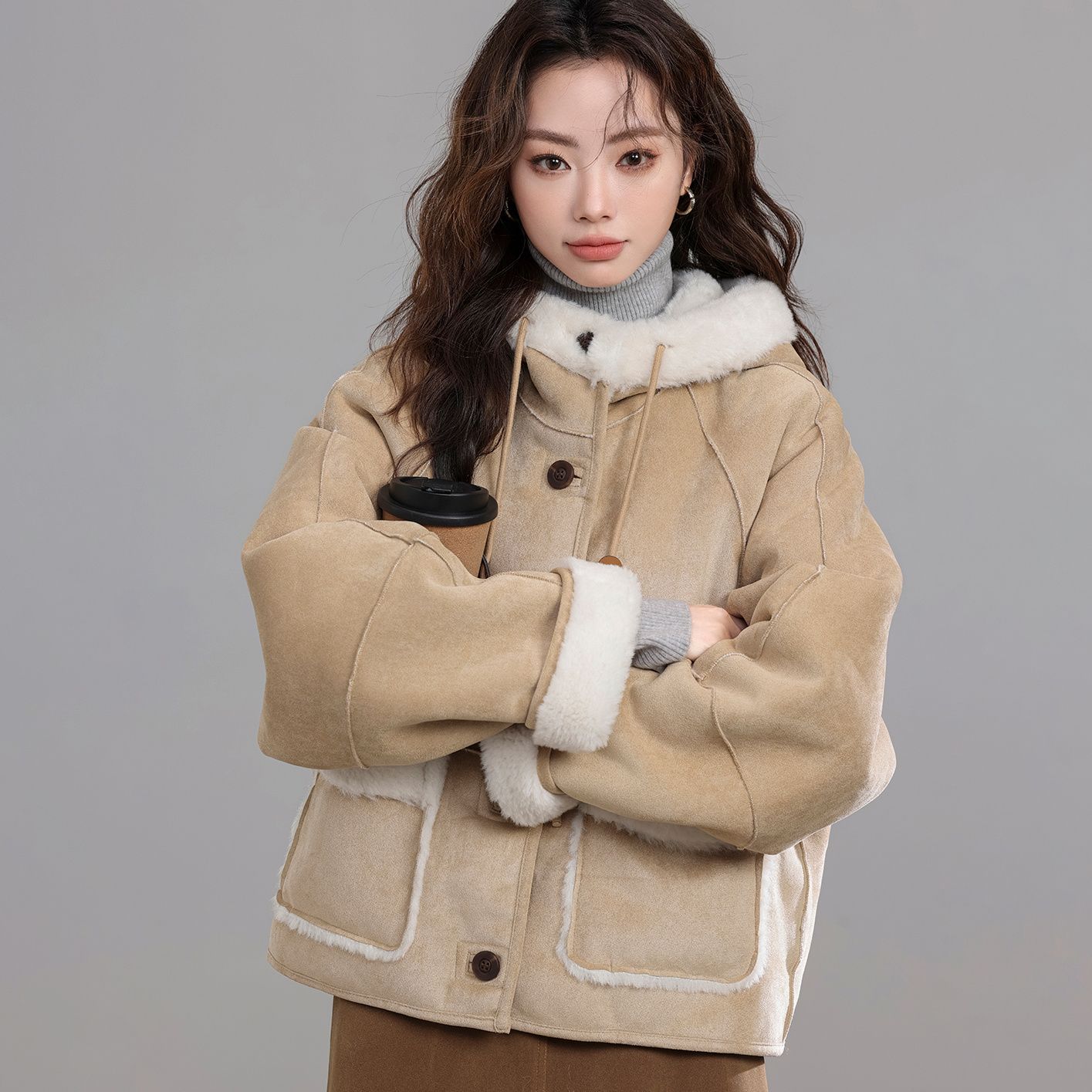 新しい韓国の通勤者ゆるく汎用性のある毛皮の統合フード付きジャケット