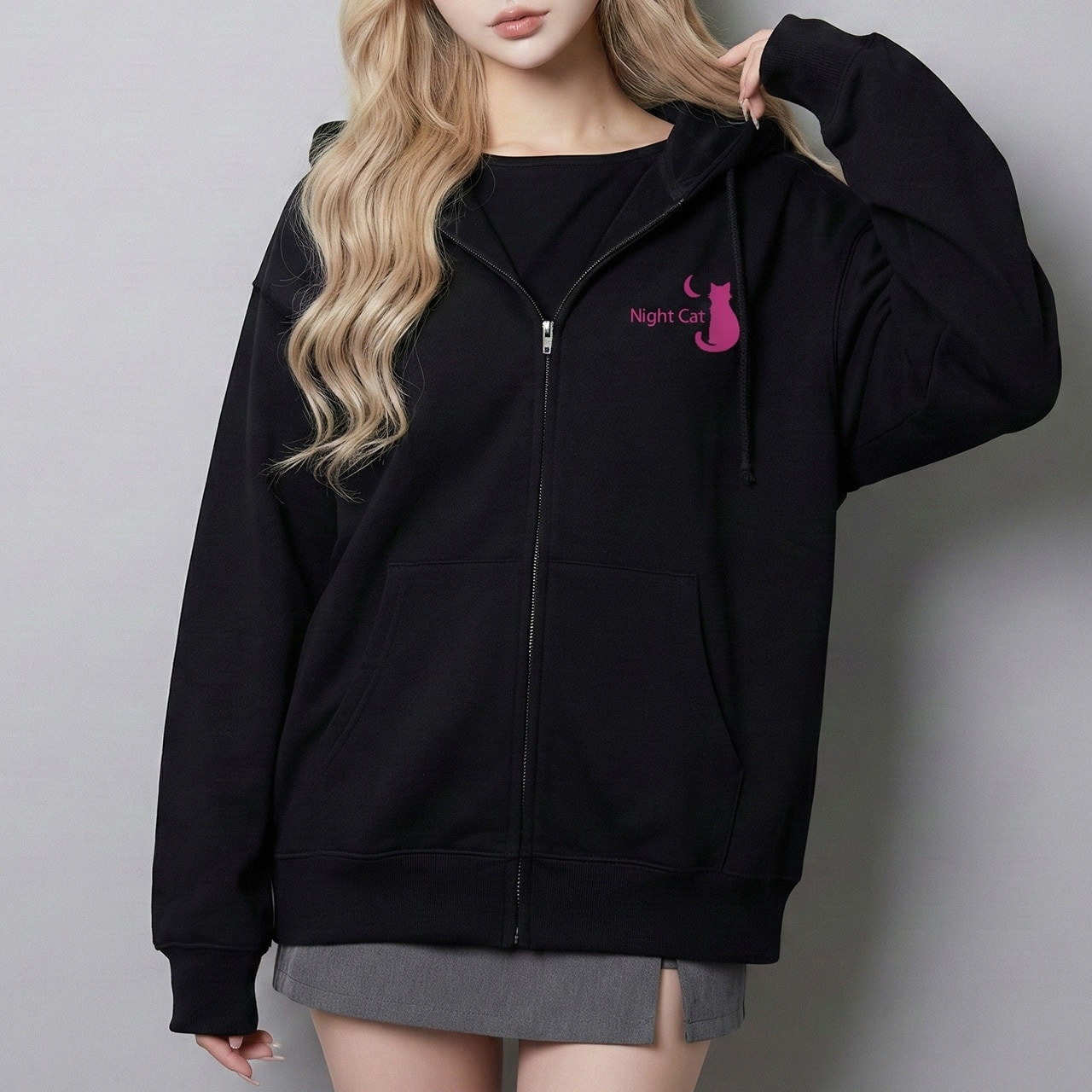 【Night Cat】ロゴ入り フルジップパーカー 10oz 裏パイル (ブラック／ピンクロゴ) 夜猫 ストア かわいい 猫 ロゴ マーク クール ストリート 韓国 ファッション