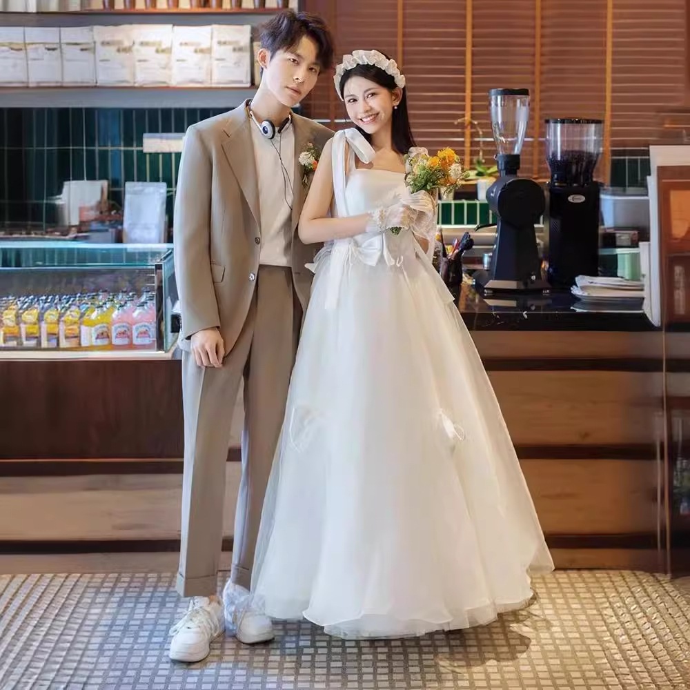 法軽のウェディングドレスの娘の森系のガーターはそろって糸の超仙を出して白い婚約の小さいドレスのスカートを登録します