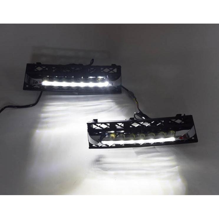 BMW 7シリーズ 5代目 F01 F02 2009年 - 2015年 LED ディライト 左右セット