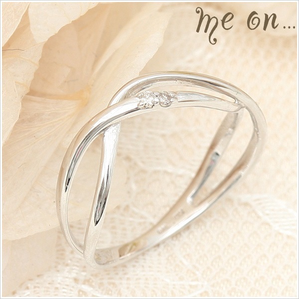 me on... 波打つダブルクロスK10ホワイトゴールド WG 天然ダイヤモンドリング 発送目安：２３週間