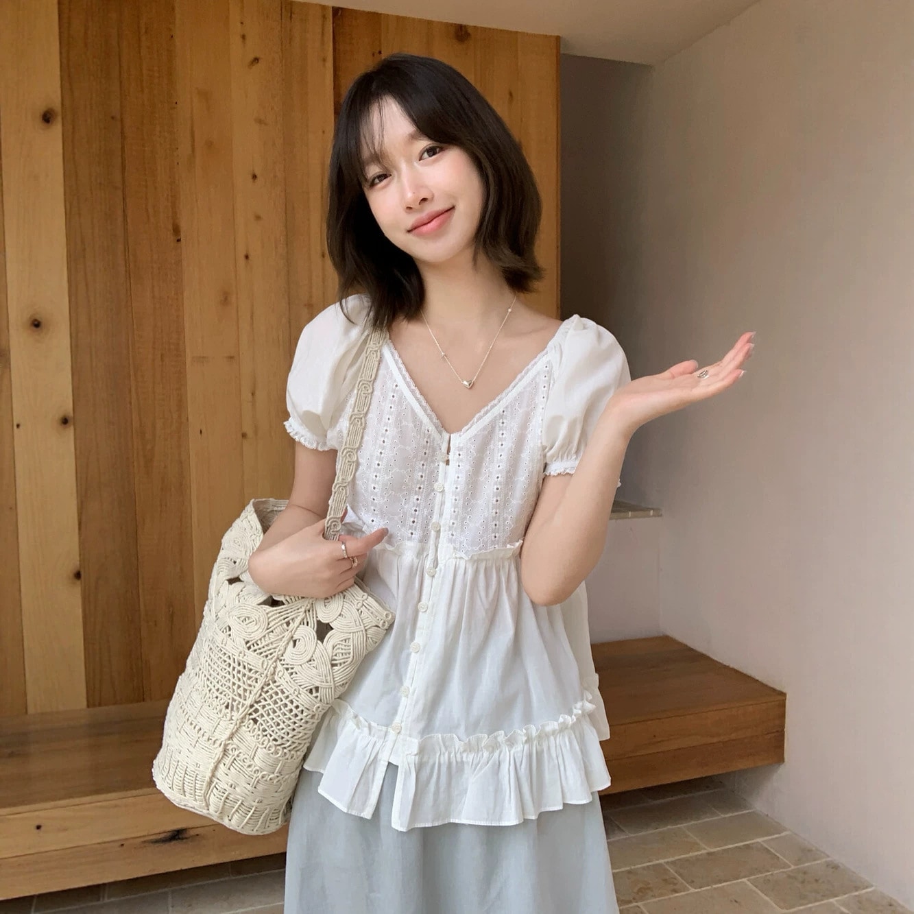 2026夏韓国シンプルスタイル万能ゆったりスリム木耳vネック半袖シャツ R81032
