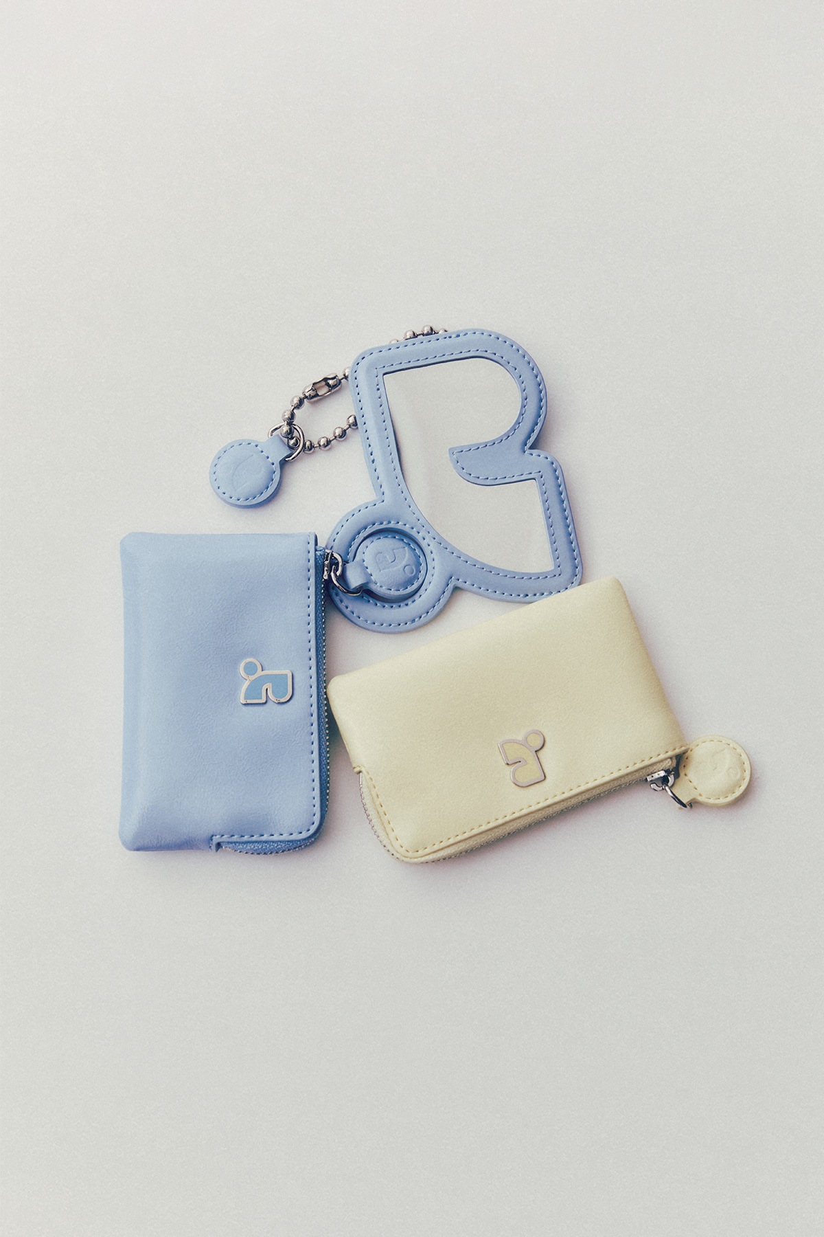 Qoo10 rest&recreation MIRROR CARD キーホルダー [