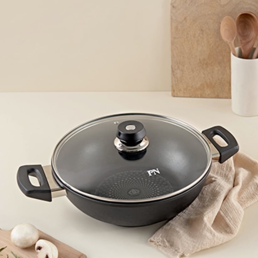 韓国製 豊富な容量と熱保存率の高いマイクロ鋳物気孔方式とPFOAFREEで認証された強力なNon-Stickコーティングの継ぎ目のないスタッドウェルディング工法で製造したIH対応深型フライパン
