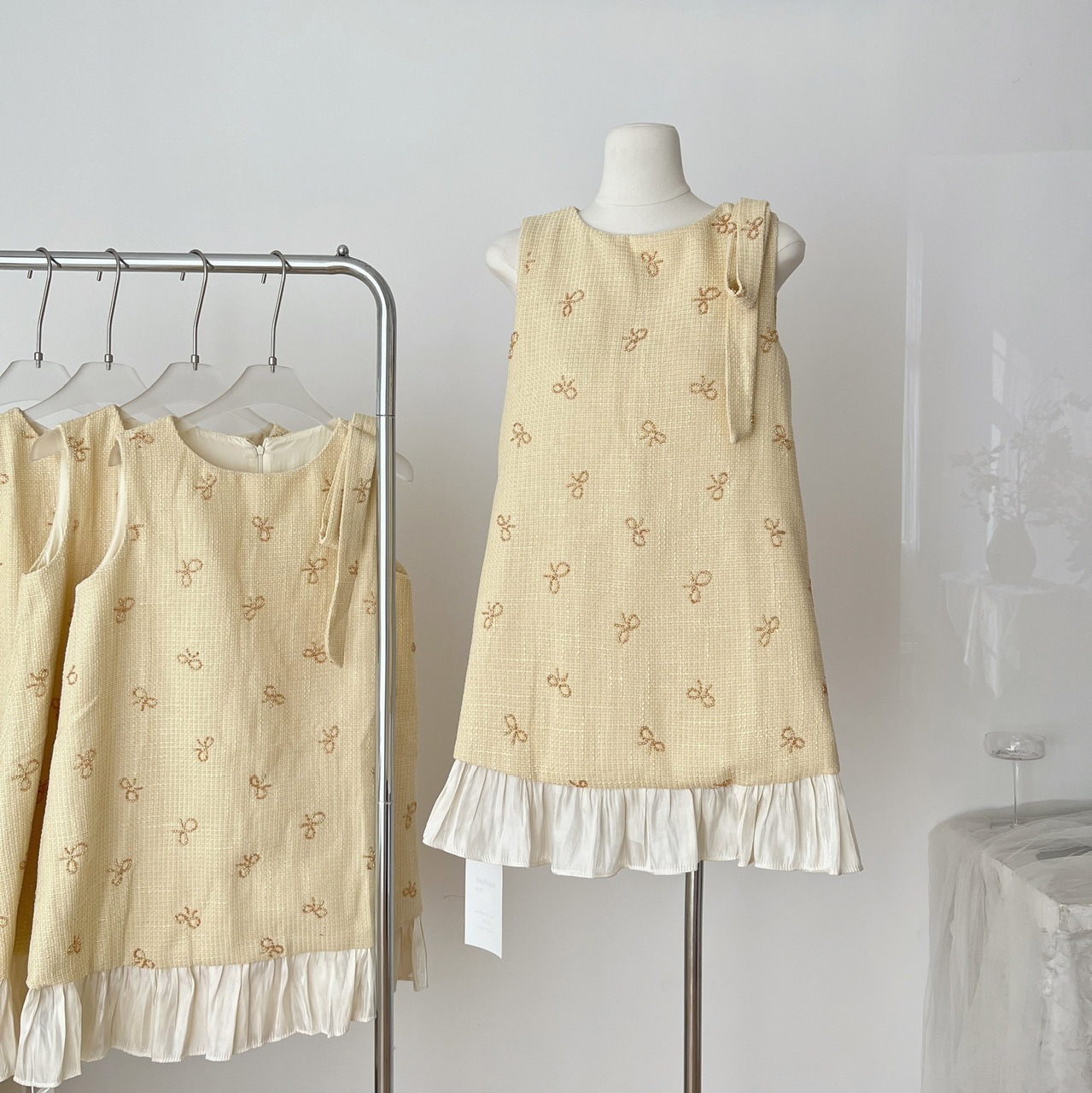 【急速出荷】リボンリボンのゆるい黄色ワンピース系千金ノースリーブドールスカート女