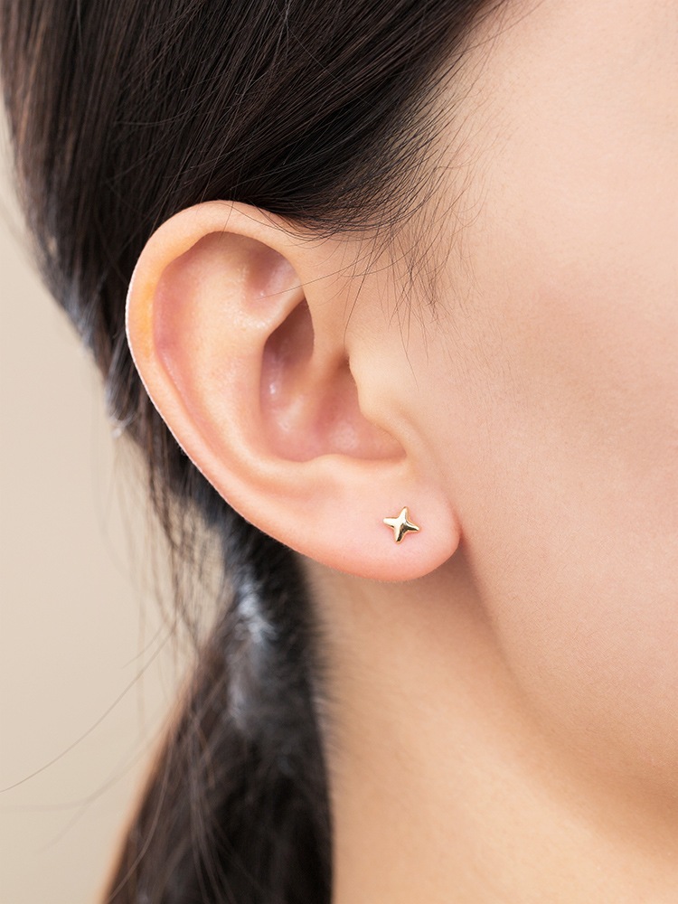 純粋な14kゴールドの女性のための4つの尖った星のイヤリングau585イヤリングと抗アレルギーイヤリング耳の爪