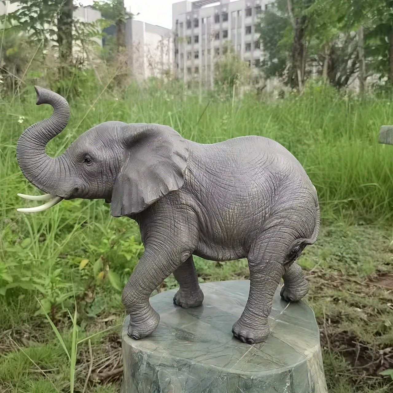 置物 オブジェ ガーデンオーナメント ゾウ 像 リアル 室内 屋外 インテリア 玄関 リビング ダイニング 装飾 庭 ガーデニング 装飾 ガーデン 樹脂 アニマル 動物 ギフト プレゼント 贈り物ty