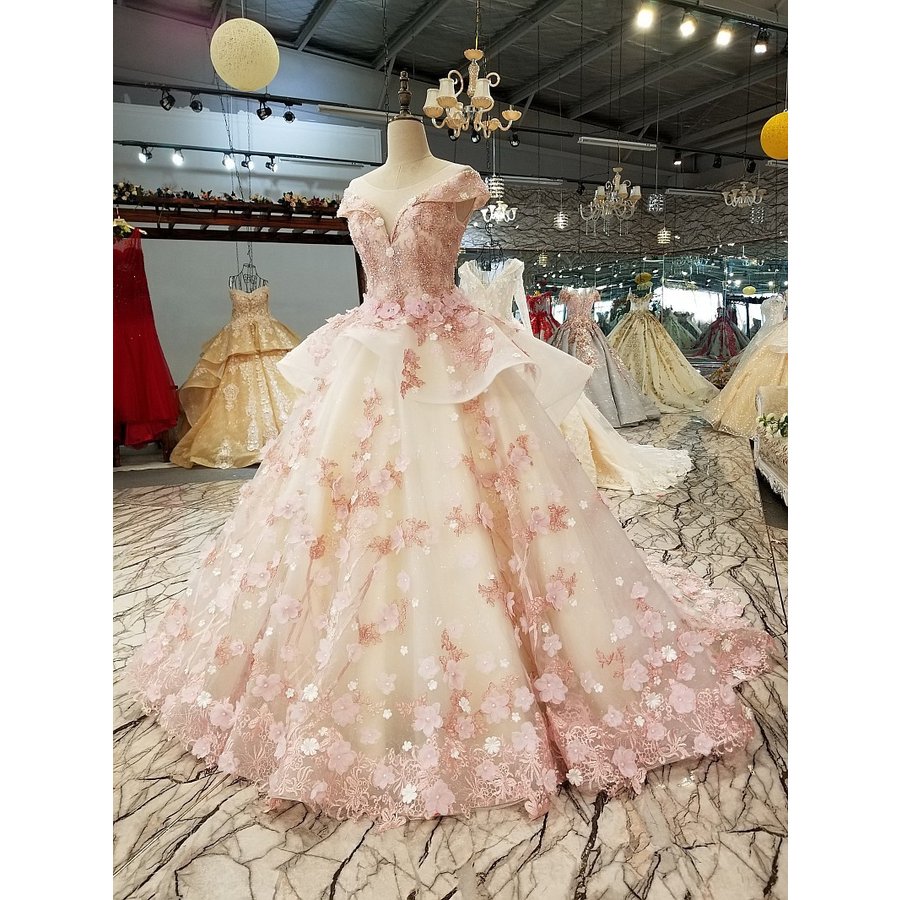 ウエディンドレス プリンセスライン ロング丈 ピンク フラワー 超豪華 レース 洋装 結婚式 二次会