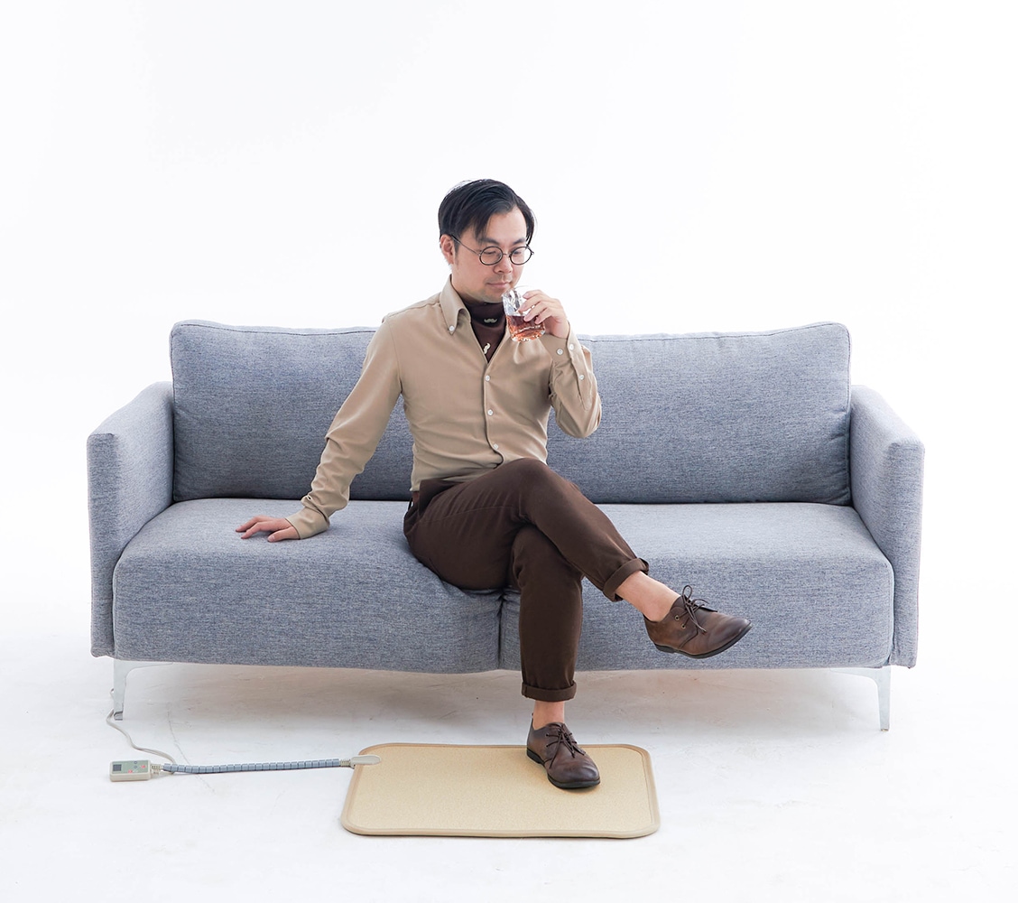 【靴のままOK】足元ヒーター 50×60cm 遠赤外線 電気マット デスク下 20-50℃温度調節 タイマー付き 省エネ 厚手 洗える 暖房器具 オフィス テレワーク ペット用 PSE認