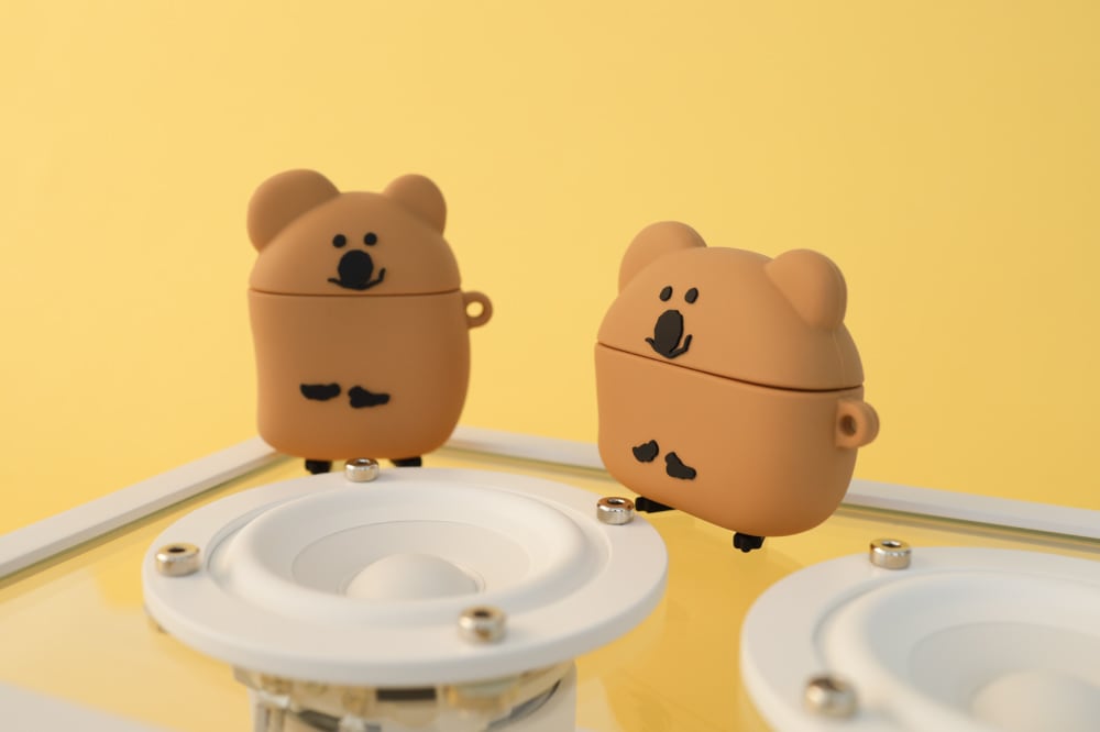 「正規品」『ミニチャーム付き』Happy Feet QuokkaPods クアッカ AirPods ケースGalaxy Buds ケース シリコン製イヤホンケース【韓国人気】