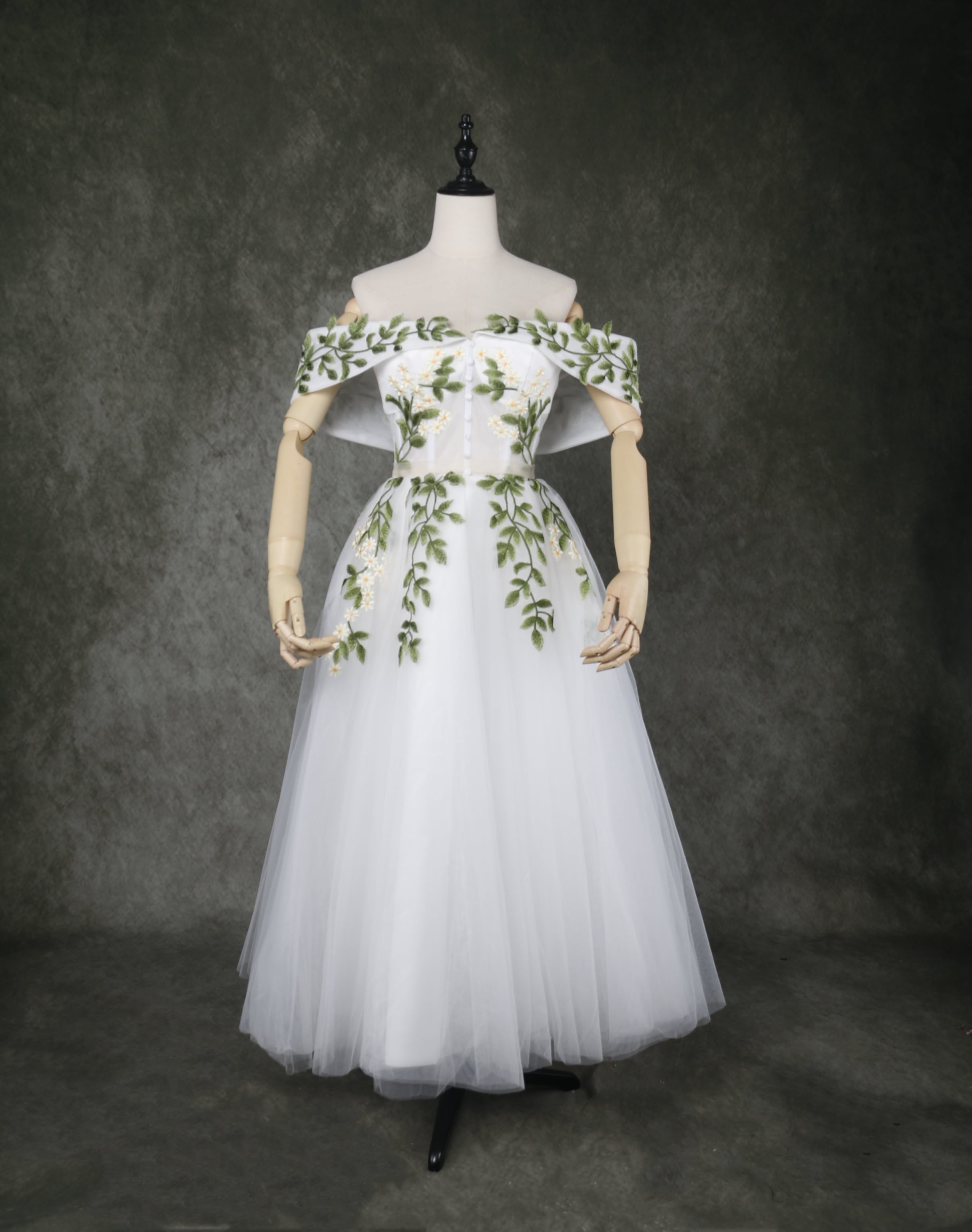 美品！チュールドレス オフショルダー ファスナー リーフ刺繍 見えシルエット 床付く セクシー