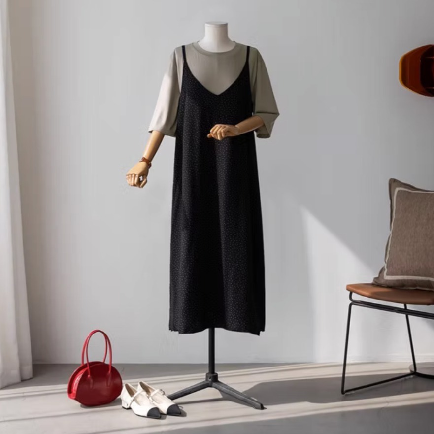 ワンピース キャミソール ロングスカート フレアスカート フレアワンピース 膝下 ミモレ ミモレ丈 ロング ロング丈 袖なし Vネック 襟なし フレア 大人可愛い シンプル カジュアル おしゃれ