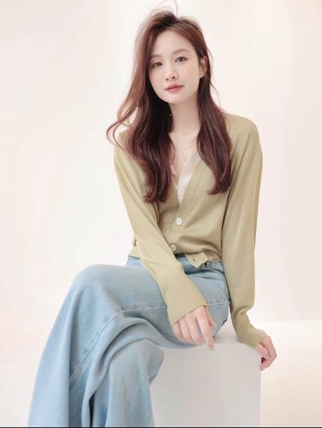 トップス デート カーディガン 上着 ショート ショート丈 ミディアム丈 袖あり 長袖 ボリューム袖 フレアスリーブ ホルンスリーブ 萌袖 襟付き フレア セミフレア 細身 ストレート ワイド Aライ