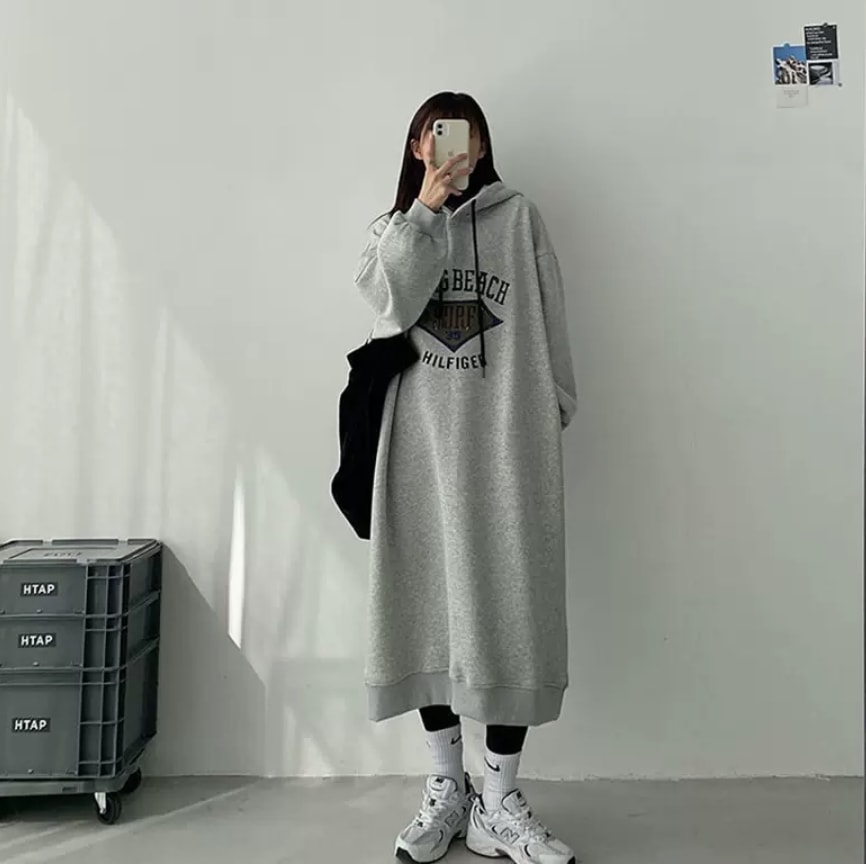 ワンピース デート フーディー ミモレ ミモレ丈 袖あり 長袖 かわいい 大人可愛い きれいめ シンプル カジュアル 大人 上品 おしゃれ お洒落 主役級 存在感 春 秋 10代 20代 30代