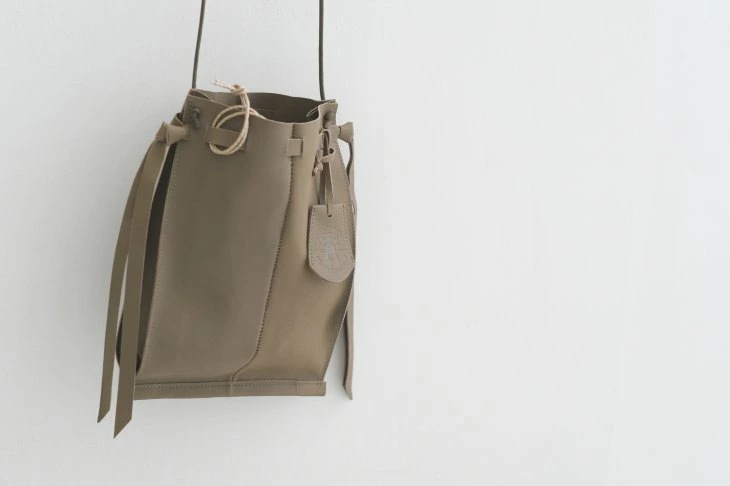 REN ゴートベロアメディスンポシェット (smoke gray) バッグ【レン