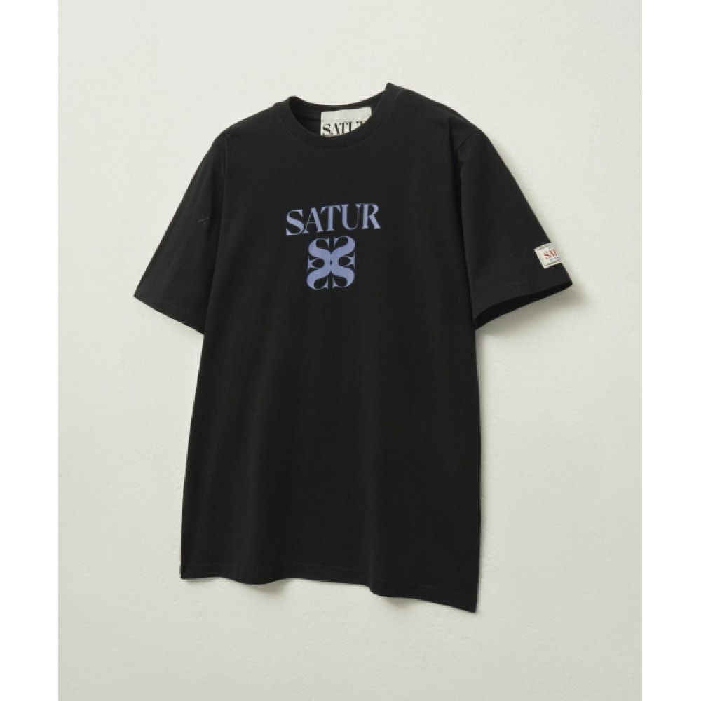 SATUR クラシックロゴ半袖Tシャツ アートブラック 8,398円