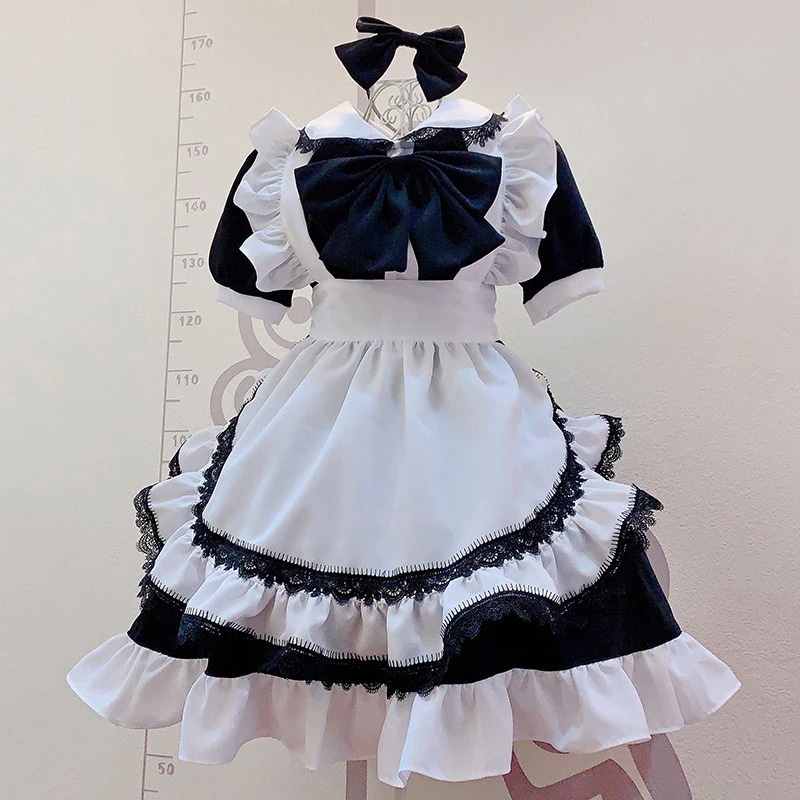 クラッシク 王道の白黒 メイド服 黒レース裾 肩フリル