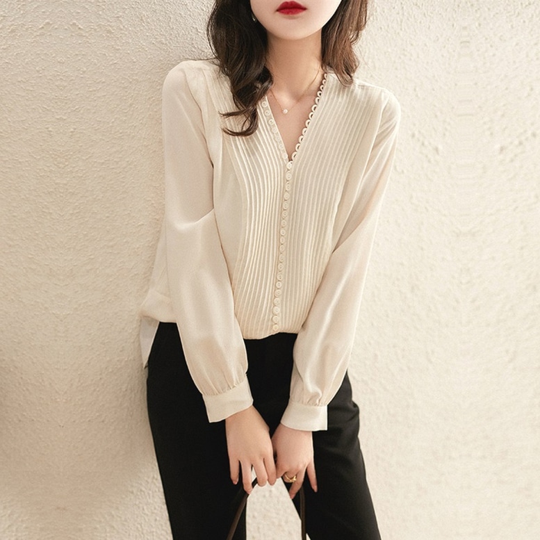 ブラウス レディース プリーツ加工ブラウス シャツ トップス Vネック 長袖 シフォン プリーツ ボタン 白 ホワイト 黒 ブラック 大人可愛い きれいめ 上品 レトロ ガーリー エレガント