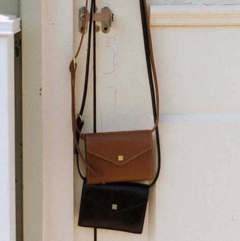 【DEMERIEL】 BELTED WALLET BAG : 2COLORS