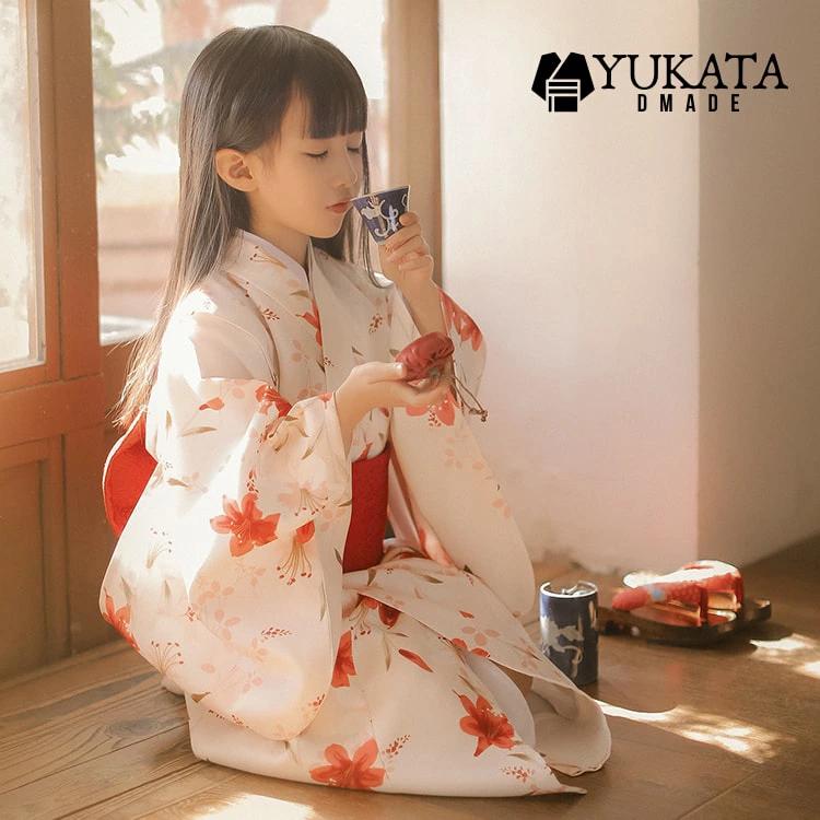 出荷が迅速である 独占販売 浴衣 子供 女の子 百合 花柄 セット ワンピース 3点セット ゆかた 浴衣 兵児帯 足袋 レトロ ベージュ ホワイト 白 浴衣セット 2025新作 キッズ 子供服 10代