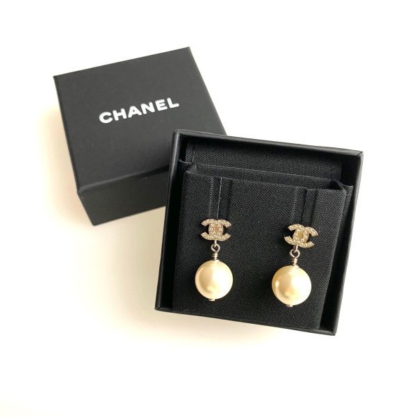 Qoo10] シャネル CHANEL ピアス シルバー