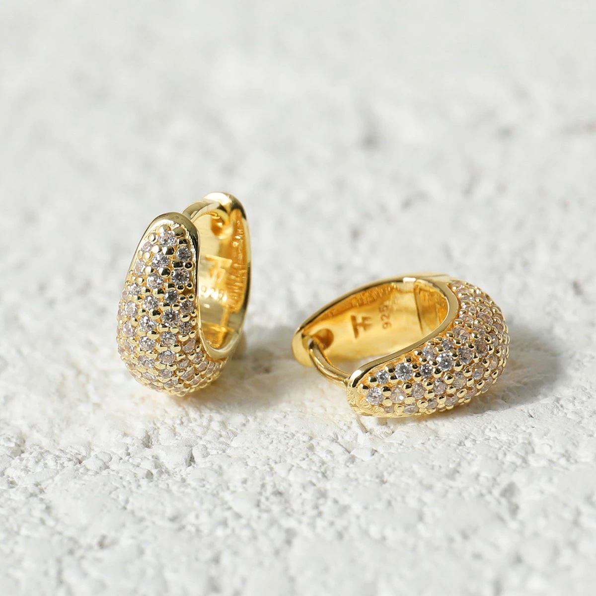 TOMWOOD トムウッド ピアス Ice Huggie Pave Gold アイス ハギー パヴェ 100527 E33IHCZ01S925 レディース フープ ジルコニア シルバー925 18K