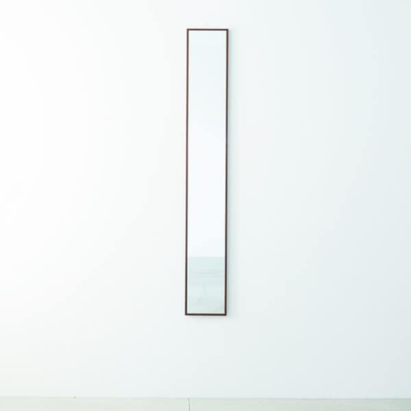 細枠ウォールミラー 幅22cm(ブラウン/茶) 天然木 姿見鏡 スリム 高級感 木製 飛散防止加工 壁掛け 北欧風 玄関 トイレ 洗面 日本製 完成品 NK-5