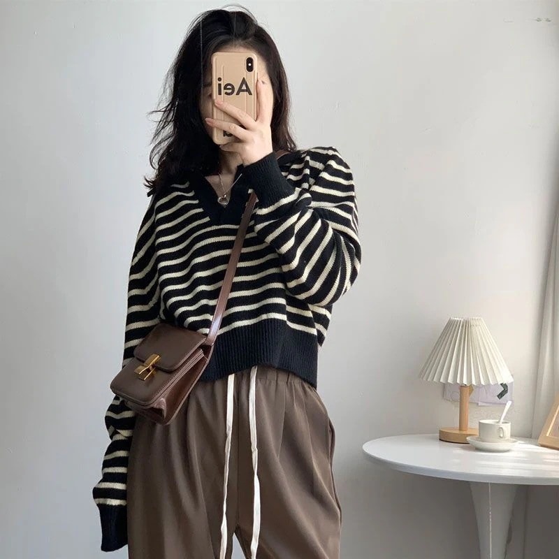 人気なリブニット韓国ファッションVネックコントラストカラーニットカーディガンニッチデザインPolo襟プルオーバーデザインセーターショートアンダーウェア長袖トップス