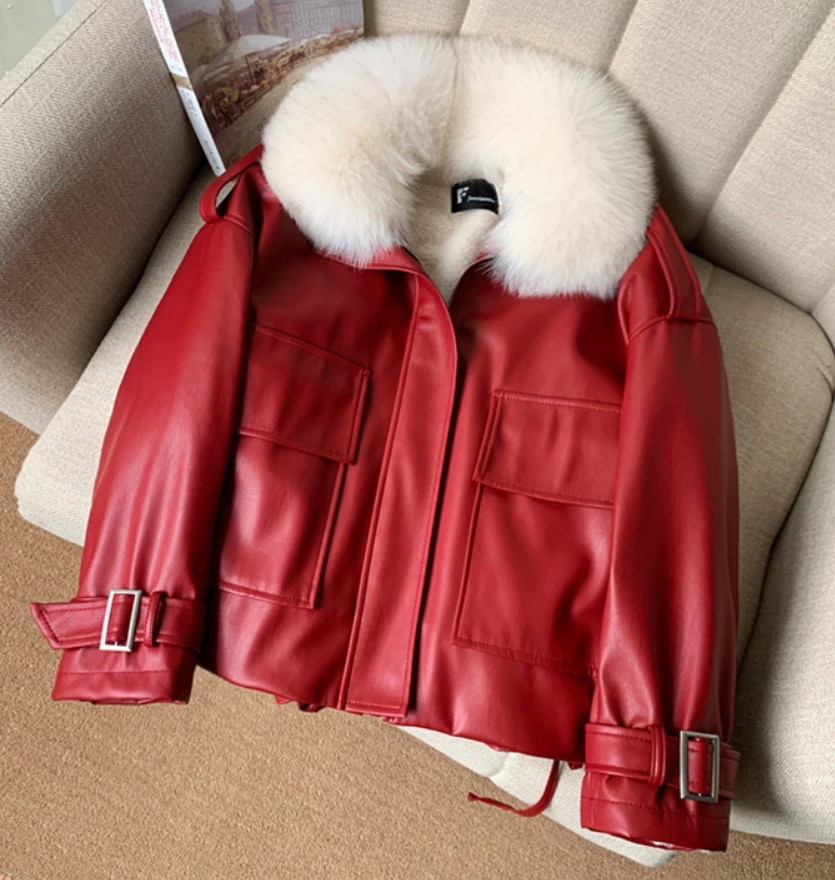 アウター レザージャケット ジャケット ショート丈 袖あり 長袖 ストレート もこもこ モコモコ ポケット 前開き レザー ファー 裏起毛 大人可愛い 大人 おしゃれ お洒落 かっこいい レトロ
