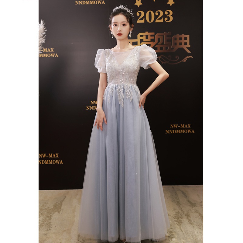 青いタキシードの宴会の雰囲気は軽くて豪華です誕生日パーティーの司会者のワンピースは高級感芸試験のロングタイプです