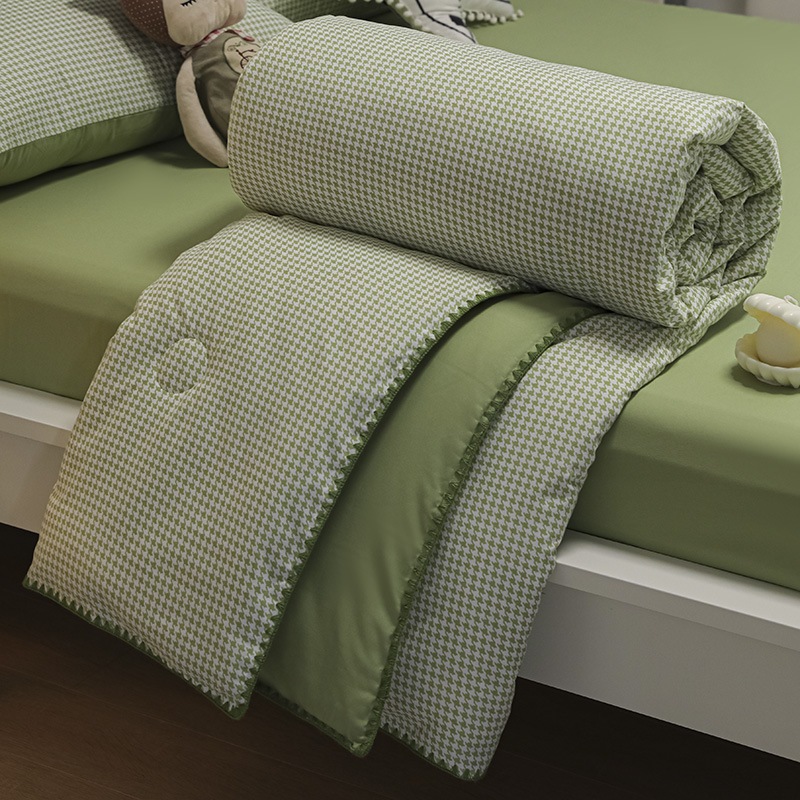 11 クールクールキルト4ピースセットサマーウォッシュコットン大豆エアビーンエアコンキルトシングル学生寮の細いキルトは春と秋に洗濯機を洗えることができます