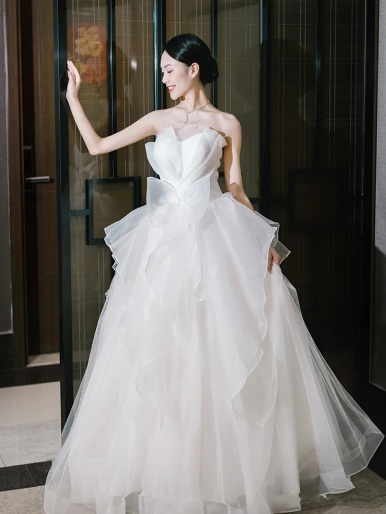 ブメインライトウェディングドレス 2025 花嫁 後宮風 シンプル 女の子 お出かけ ベール