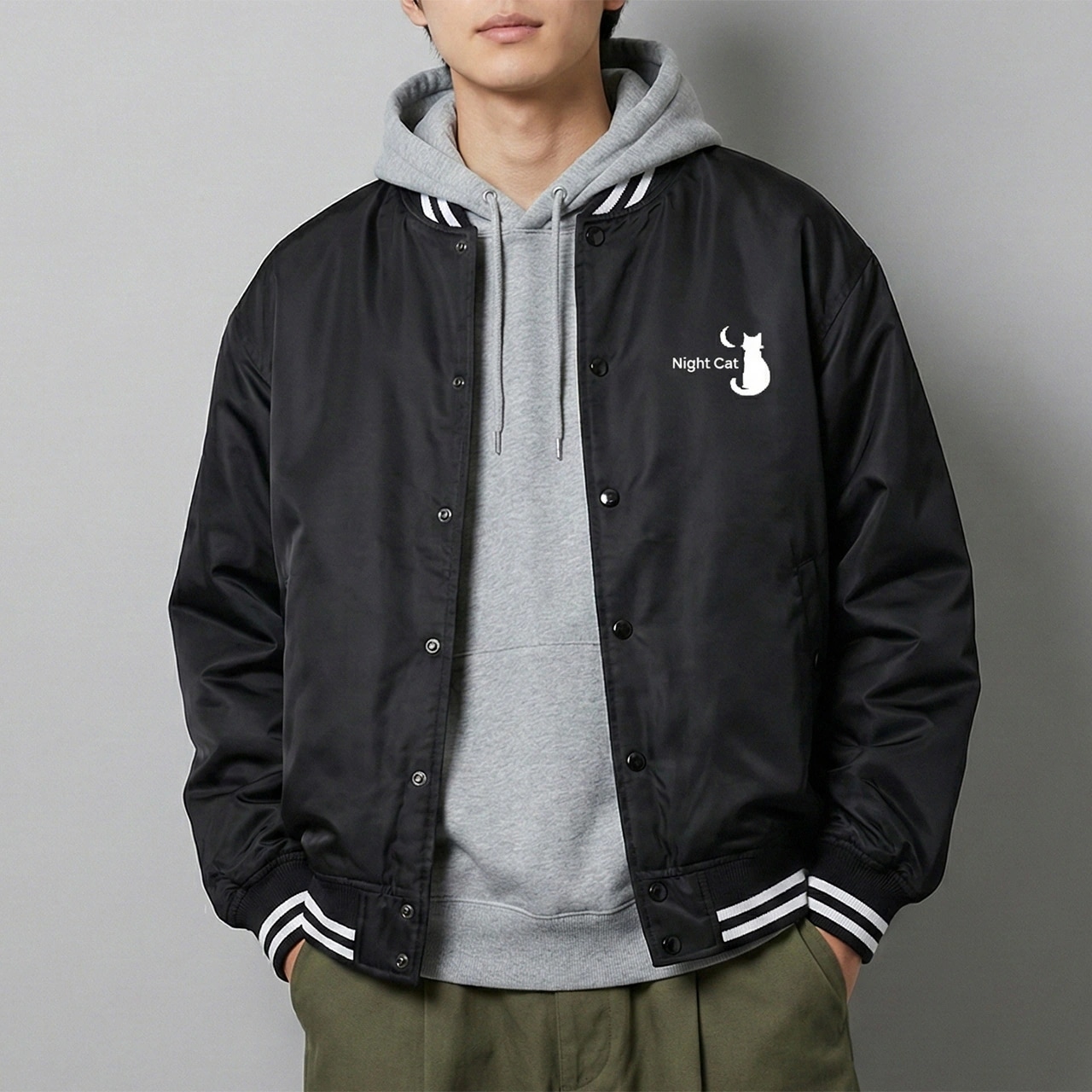 【Night Cat】 ロゴ入り ロゴ入り スタジアムジャケット (ブラック／ホワイト) スタジャン 猫 ロゴ かわいい クール ストリート 韓国 ファッション