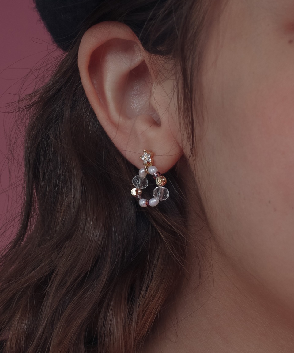 Qoo10 21fw 月 ピアス [ゴールド]