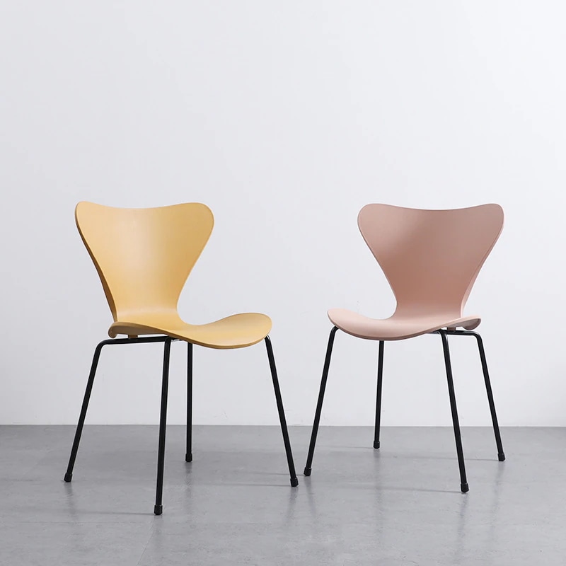 ダイニング チェア 北欧 シンプル デザイン 美しい 曲線 シート 質感 良好 おしゃれ モダン インテリア 椅子 フットパッド 付き ピンク