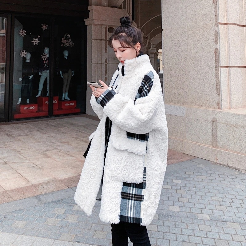 2024ラムウールコートの女性の気質ロングセクションの冬の韓国語版中わたと厚く格子縞のスプライシングツイード潮