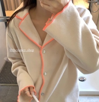 セットアップ ルームウェア パジャマ 部屋着 長袖 開襟 デザイン ボタン トリム 美ライン リラックス ナチュラル かわいい 大人可愛い きれいめ シンプル カジュアル 大人 上品 おしゃれ お洒落