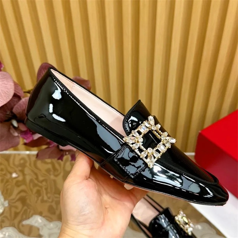 女性のための丸いつま先のハイヒール厚いローヒールラインストーンバックルデザインパーティーファッション春と秋