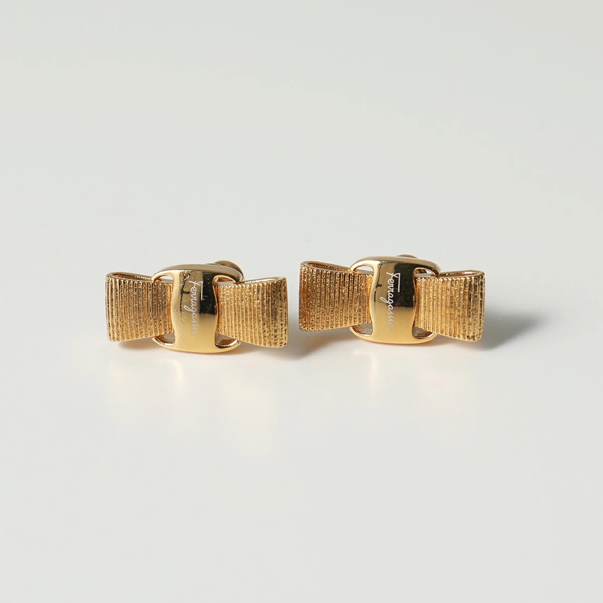 FERRAGAMO フェラガモ ピアス ヴィラリボン 76 0546 レディース アクセサリー 001/ORO 14,377円