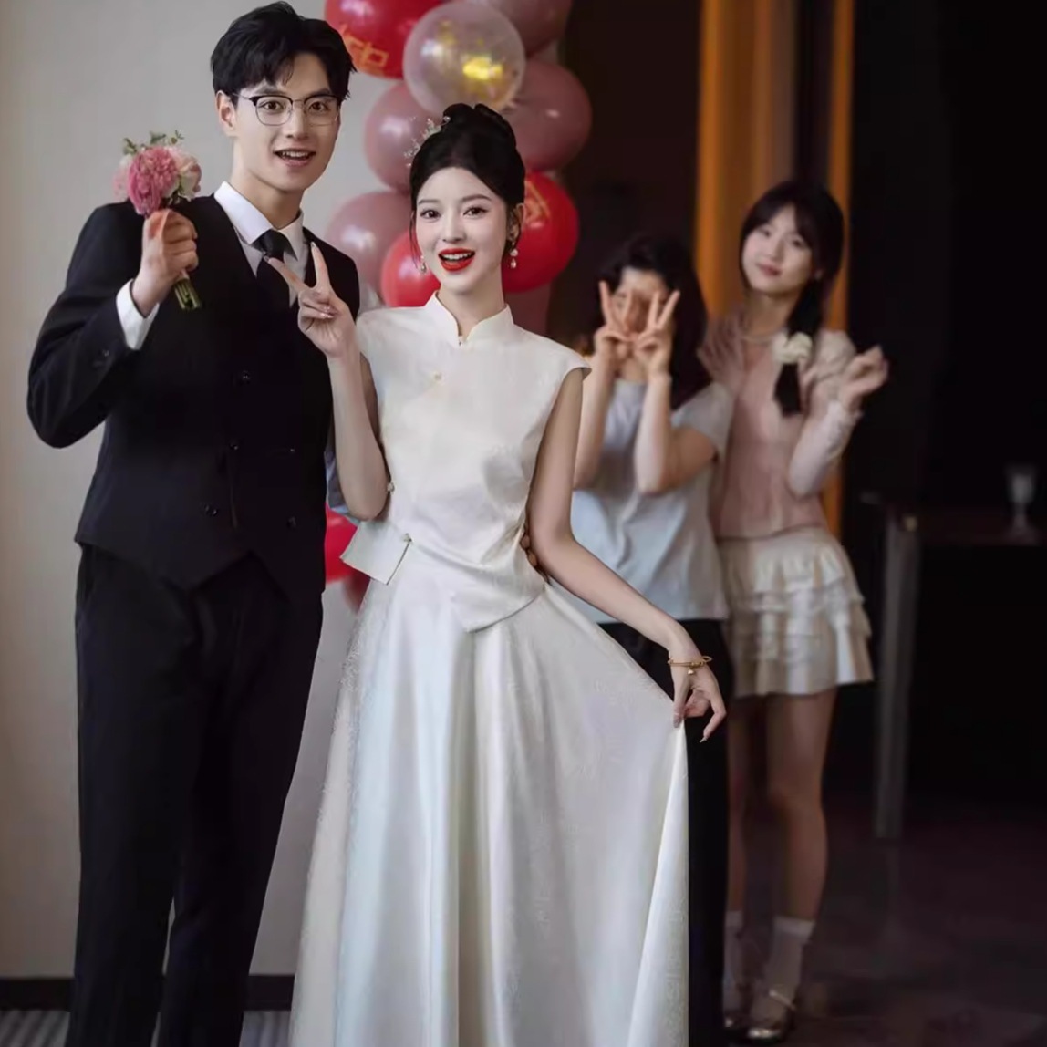 婚約チャイナドレス改良ドレスセット2024新新中国式証明書登録結婚式ロングドレスモーニングローブ