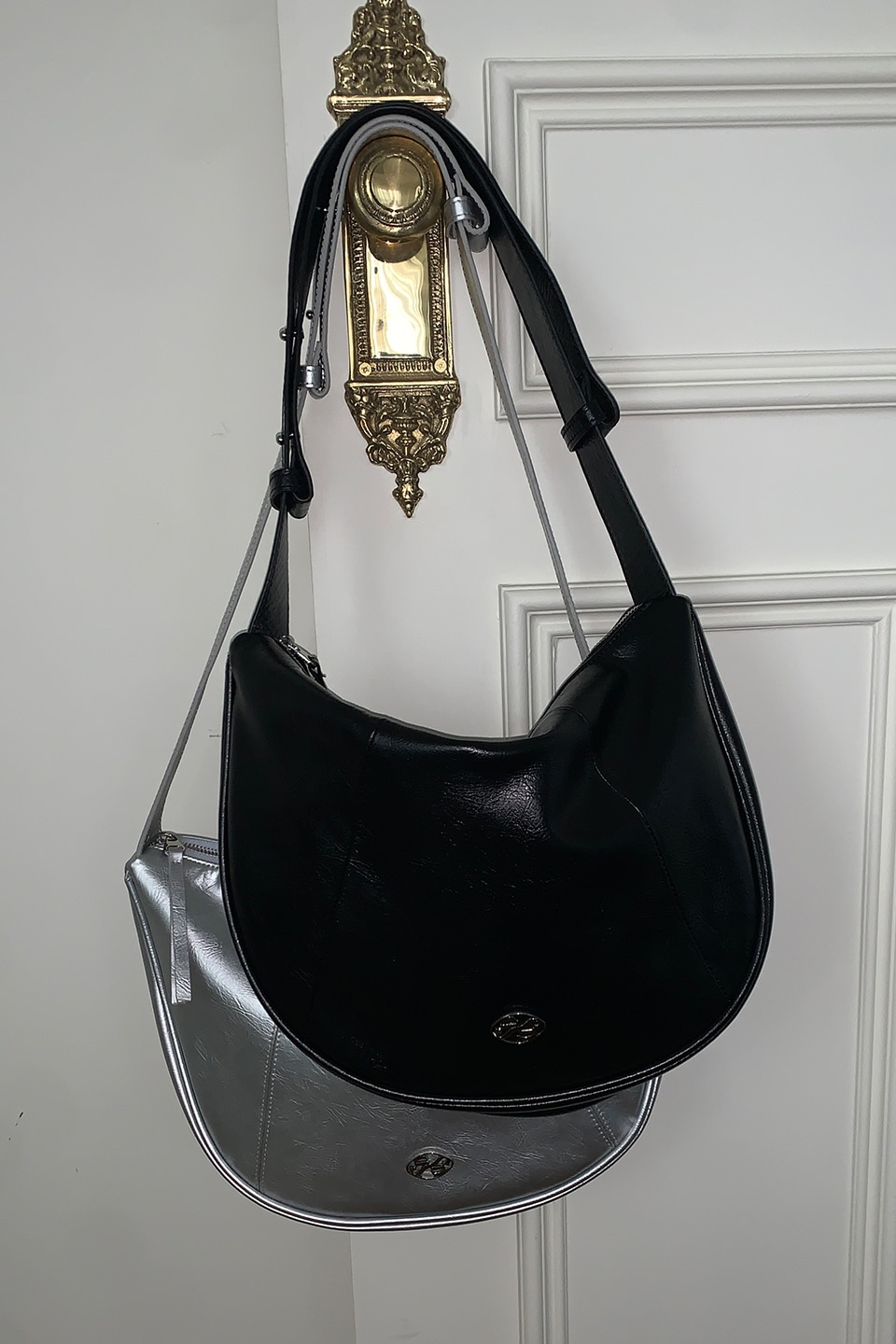 【SINOON】 HALF MOON LEATHER HOBO BAG : 2COLOR
