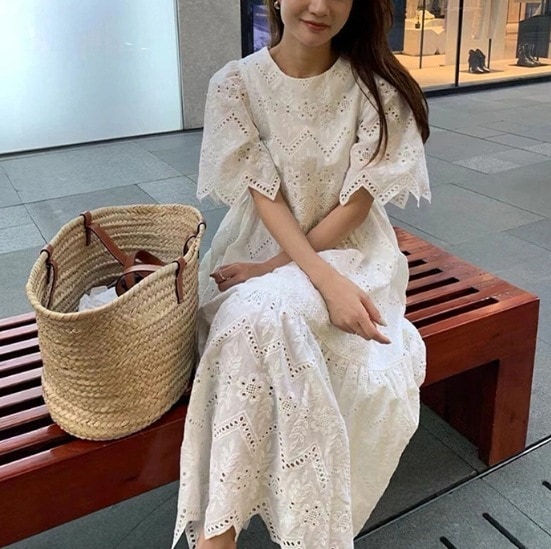 ワンピース ロング丈 袖あり 七分袖 クルーネック デザイン 美ライン ニュアンス レース 刺繍 透け感 かわいい 大人可愛い きれいめ シンプル カジュアル 大人 上品 おしゃれ お洒落 大人可愛いその他 ワンピース・ドレス