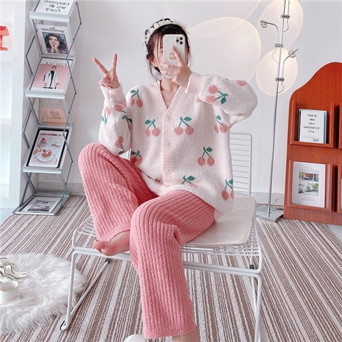 パジャマ ルームウェア レディース 上下セット 前開き Vネック 長袖 かわいい 秋 冬 ナイトウェア 部屋着 おしゃれ ギフト セットアップ かわいい 寝間着 寝巻き プレゼント 春秋 お祝い